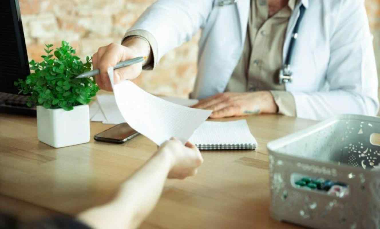 A empresa descontou os dias de atestado médico, e agora?