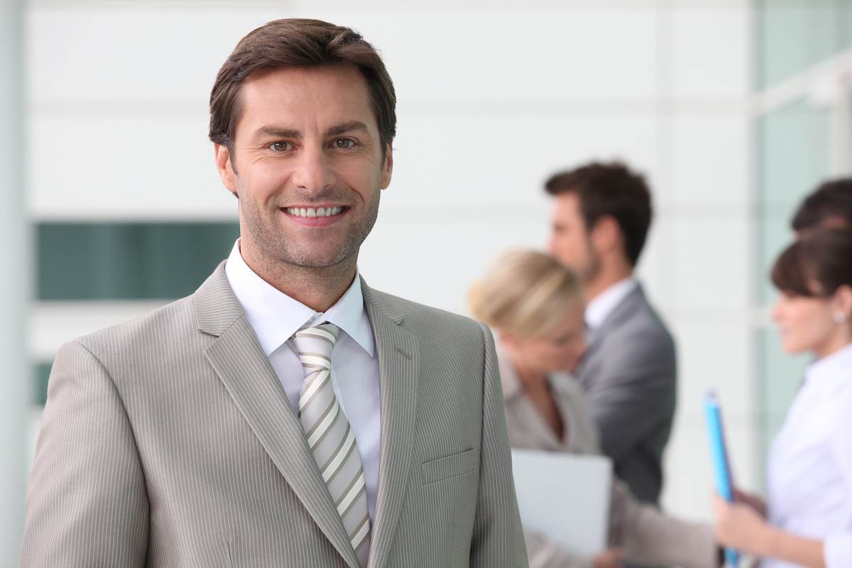 Евгений назаров замуж за бузову. Гор бизнесмен. Гор бизнесмен. Люди сидят в зале. Портрет предпринимателя: три типа бизнесменов.